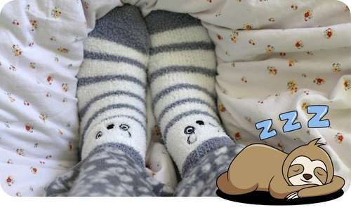 sleep with socks on